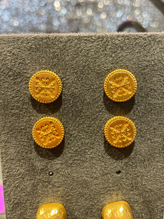 FLEUR DE LIS STUD GOLD