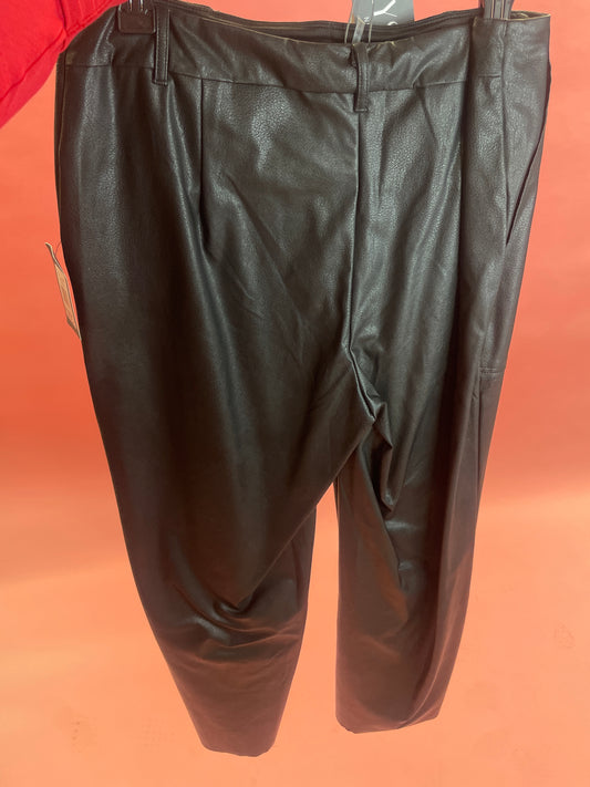VEVA FAUX LEATHER PANT