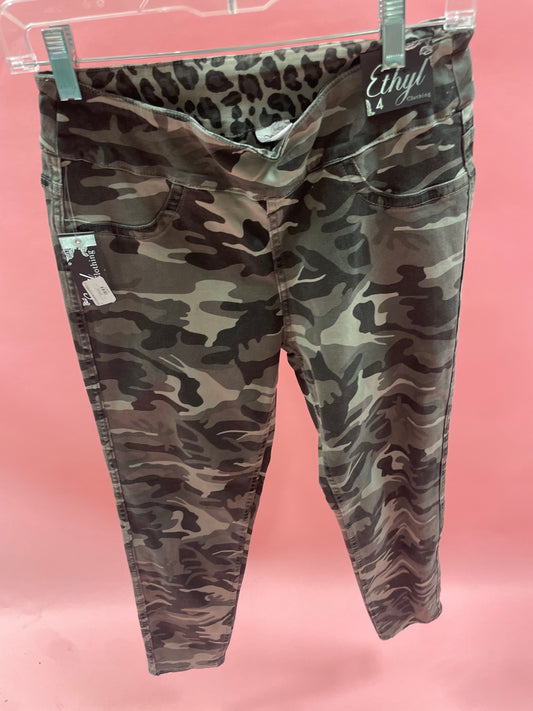 REVERSABLE SKINNY JEAN