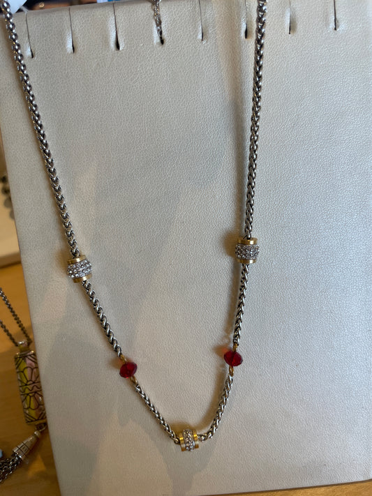 MERIDIAN RED SHORT NECKLACE