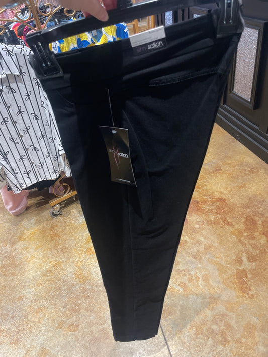 BLACK NARROW LEG PANT
