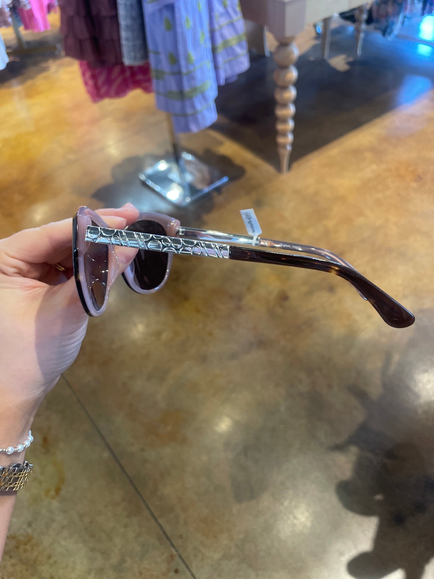 PEBBLE RINGS SUNGLASSES