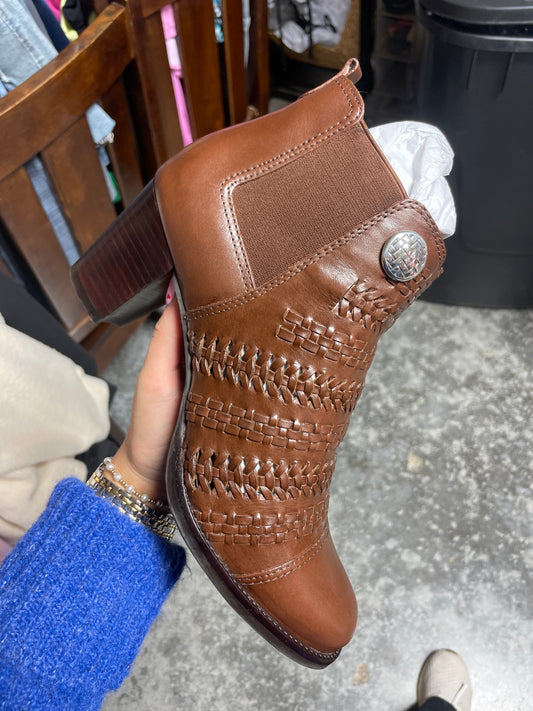 GALORE LEATHER BOOT