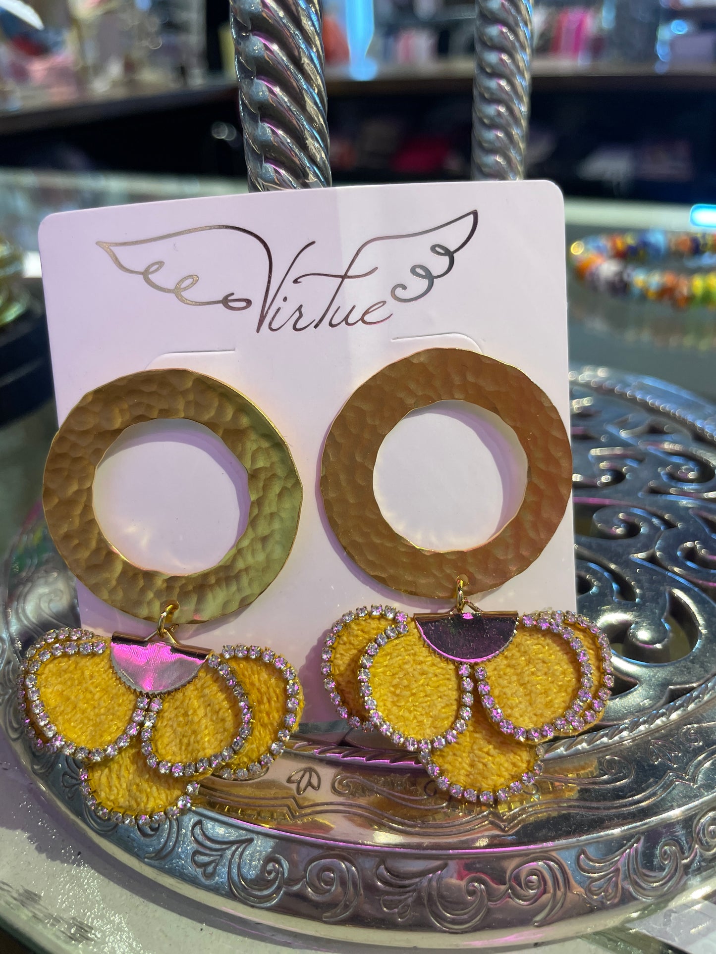 Hammered Circle Post W/ Rhinestone Flower
