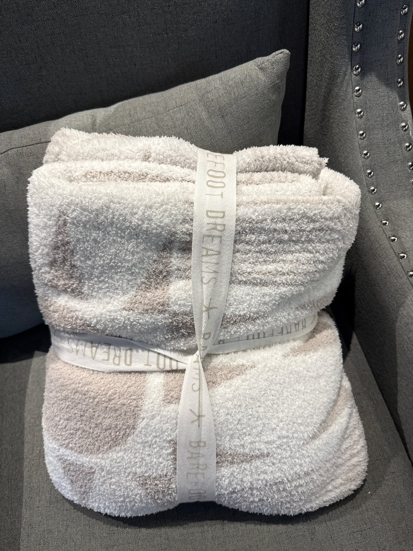 barefoot dreams cream blanket