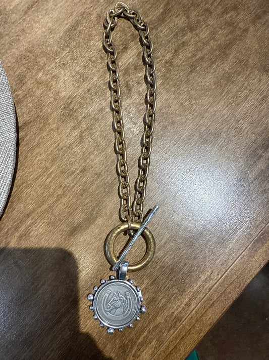 GOLD TRAGLE LINK W/ HORSE NECKLACE