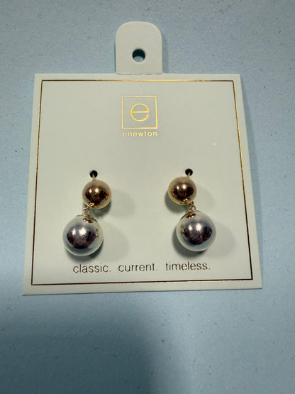 CLASSIC BALL DROP STUD EARRINGS