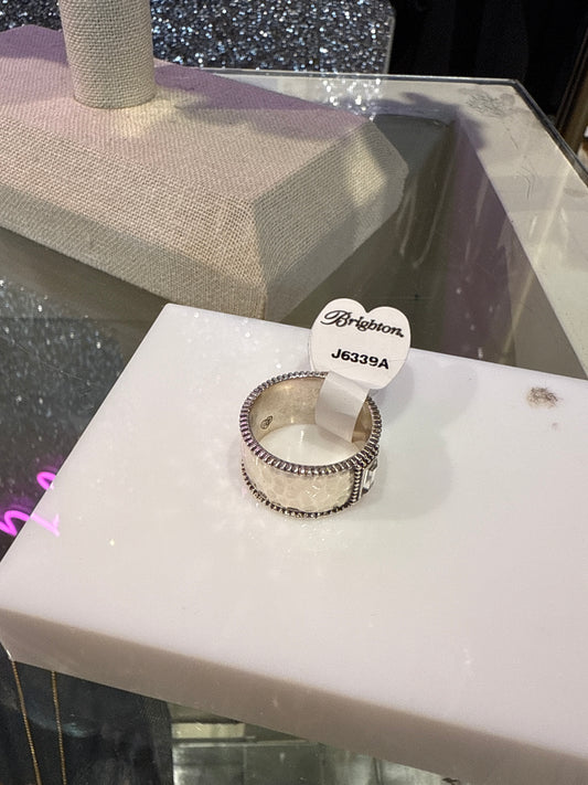 Pretty tough gem crystal ring
