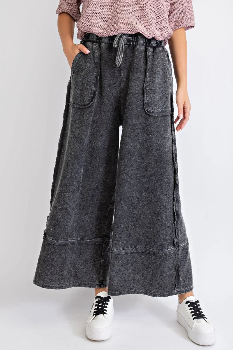 BLACK WASHED WIDE LEG CROPPED PANTS