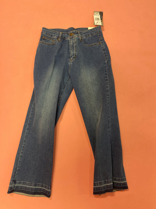 LIGHT BLUE CROP JEAN