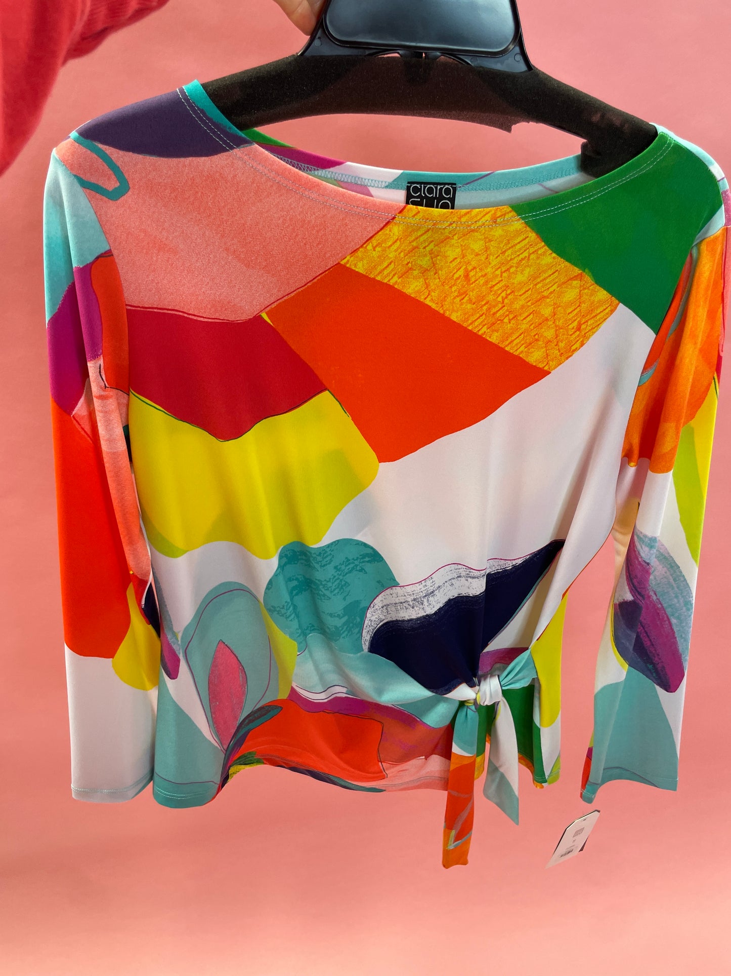 GRAPHIC FLORAL PRINT TOP