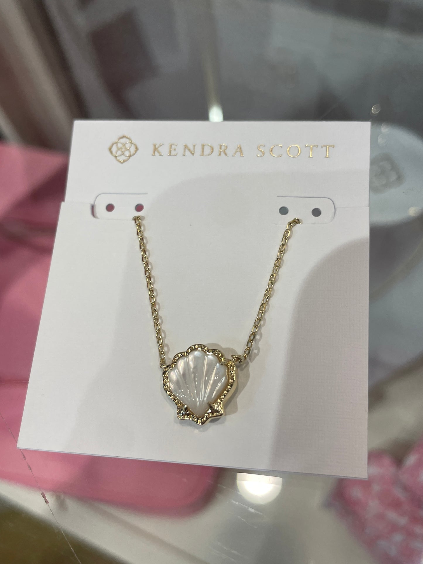 Brynne shell short pendant necklace