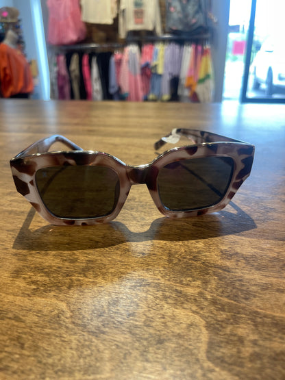 AMORE SUNGLASSES