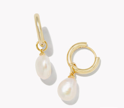 WILLA PEARL HUGGIE EARRING