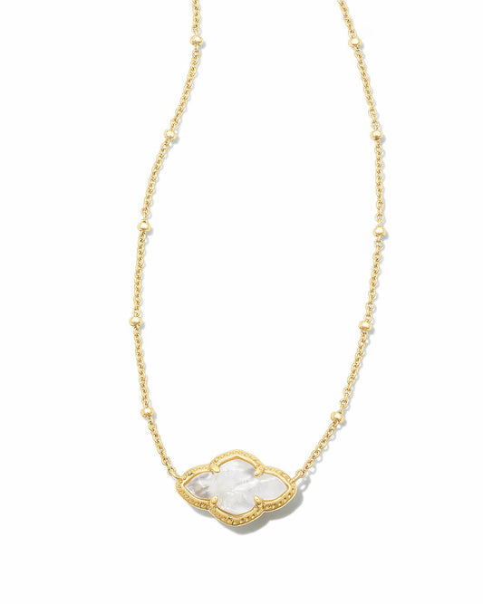 abbie pendant necklace