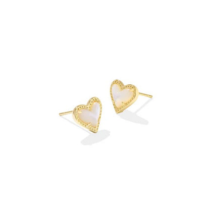 ari stud heart earring