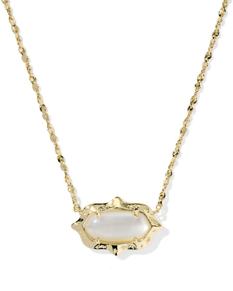 ELISA SCALLOP FRAME SHORT PENDANT NECKLACE