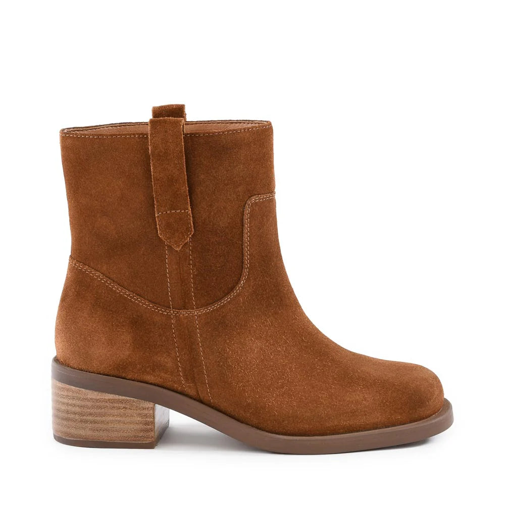COZY BROWN SUEDE