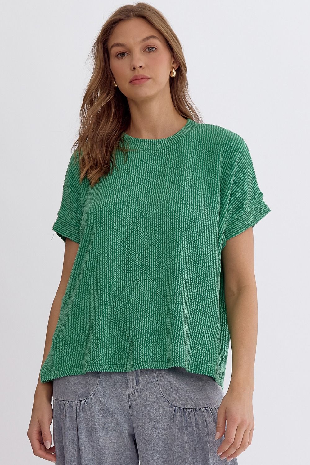 Ribbed Short Sleeve Top w Asymmetrical Hem